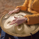 VEVOR Tambour à main, 550 mm et 12 notes, instrument à tambour handpan en ré mineur, avec maillets, support 440 Hz et sac de transport, tambour sonore en acier, instrument de percussion pour débutants - image 9
